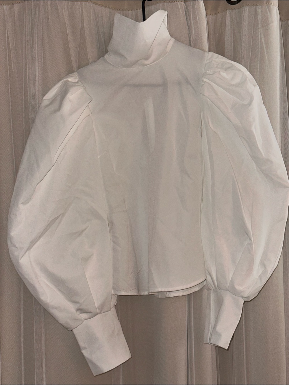SWANK White Turtleneck Puff-Sleeve Blouse